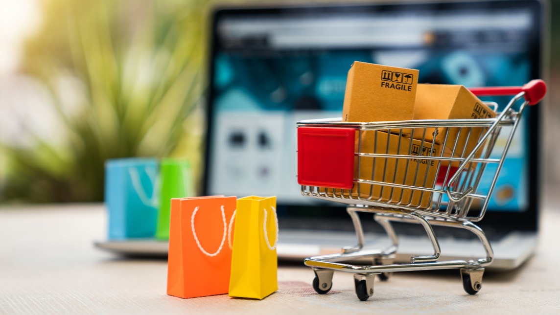 Complete Guide: How to Research a Product Before Selling Online & Build a Winning Pricing Strategy